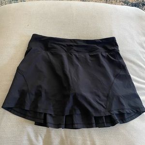 Lululemon Athletic Running Skirt - Size 6 TALL. GREAT condition!